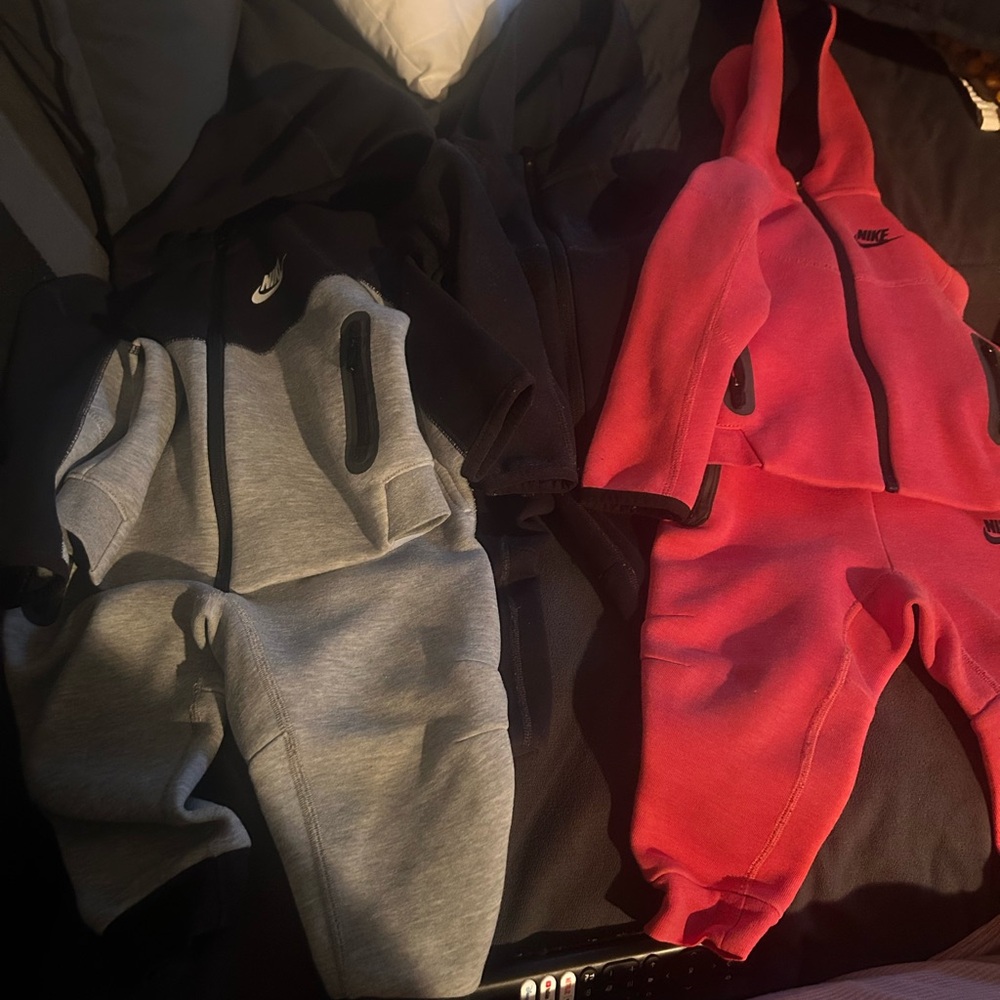 Nike tech sweatsuit